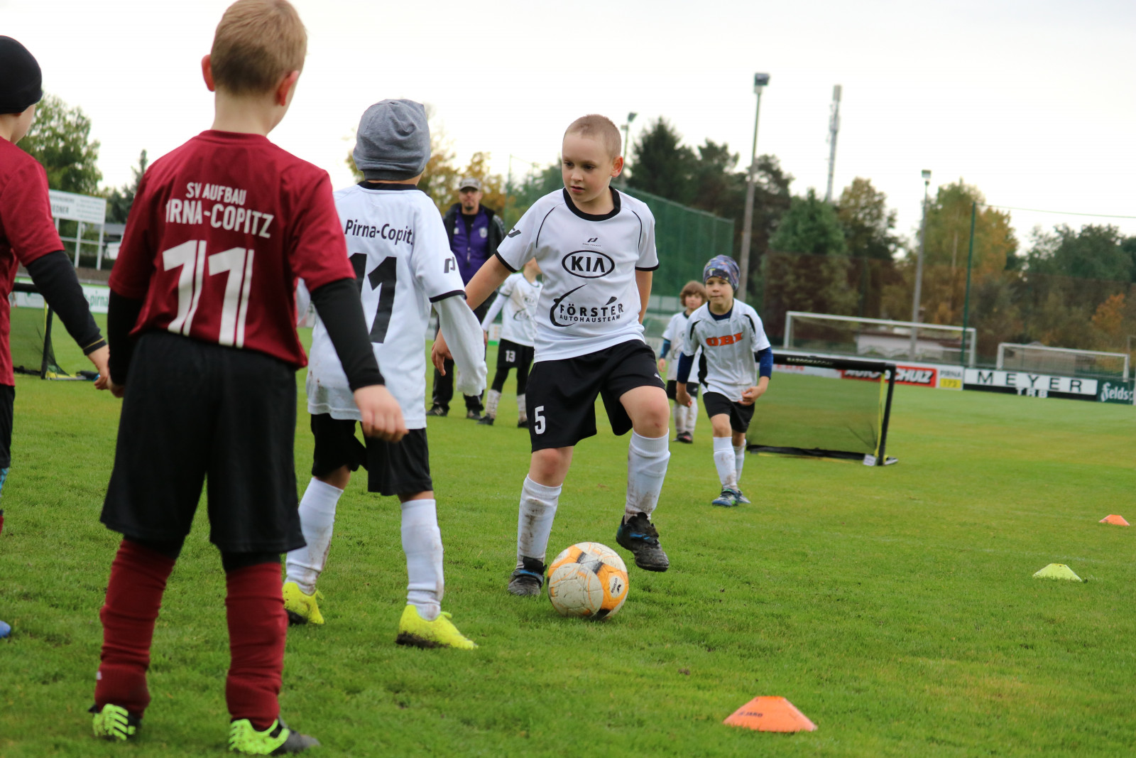 Viele Spiele, viele Ballkontakte - Funino-Turniere machen nicht nur den jungen VfL-Fußballern viel Spaß. Foto: VfL Pirna-Copitz