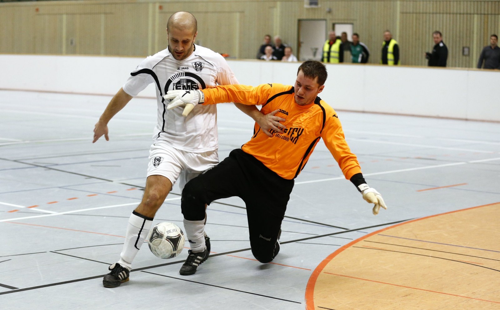 Elvir Jugo kickte bei der Hallenkreismeisterschaft mit. Foto: Marko Förster