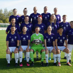 Verstehen sich nicht nur auf dem Rasen prima miteinander: Die Frauen-Mannschaft 2024/2025 des VfL Pirna-Copitz. Foto: VfL