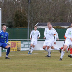 Gemeinsam hat die Pirnaer Defensive den Ball im Blick. Foto: Torsten Schwalm (www.torsie.de/borea)